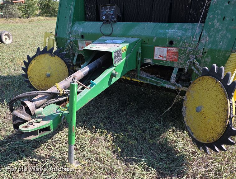 image for item DS4825 1990 John Deere 535 round baler