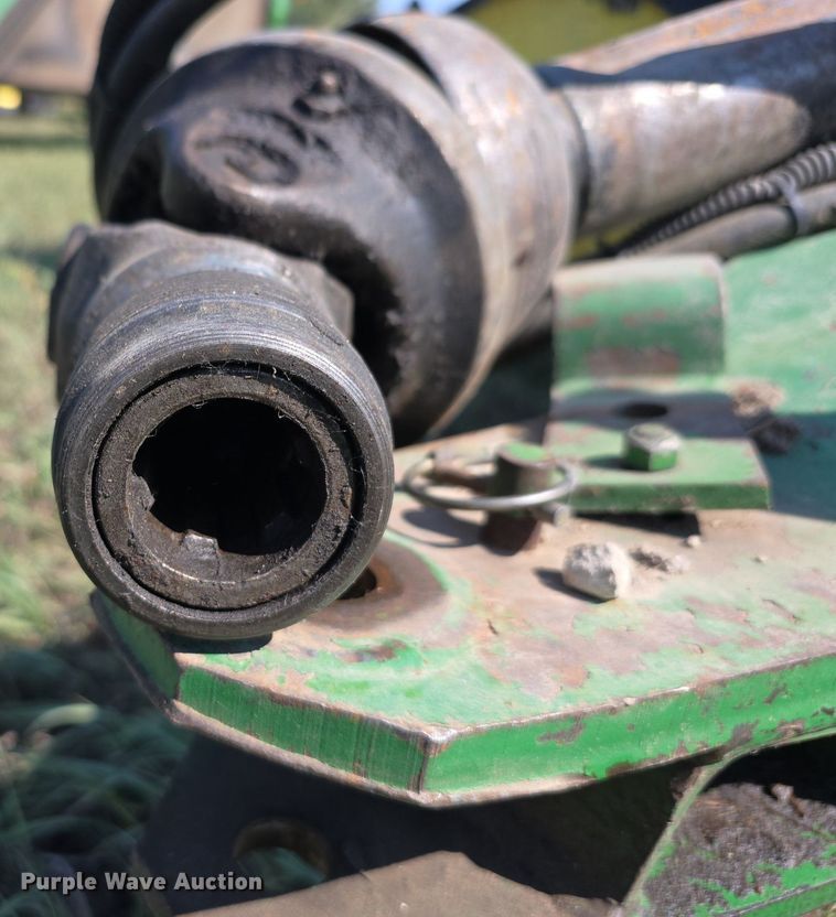 image for item DS4825 1990 John Deere 535 round baler