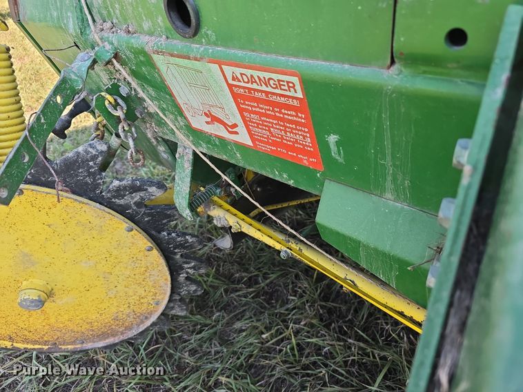 image for item DS4825 1990 John Deere 535 round baler