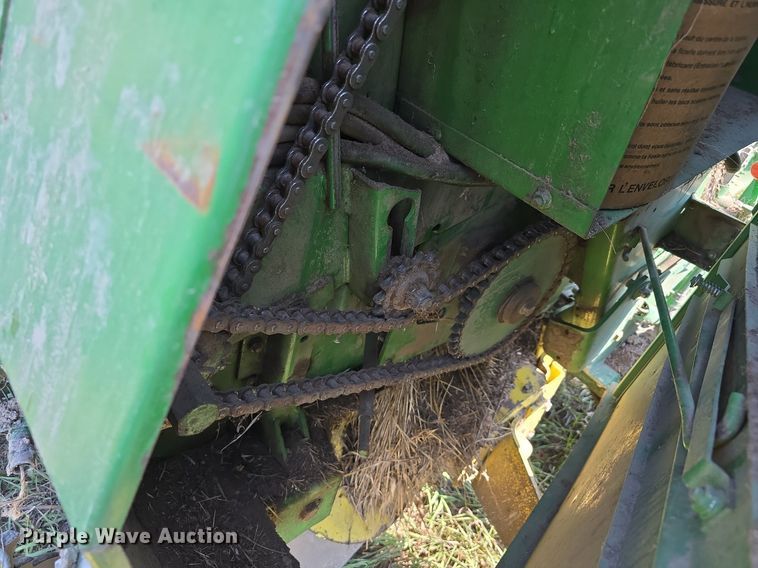 image for item DS4825 1990 John Deere 535 round baler