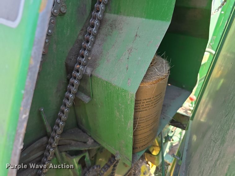 image for item DS4825 1990 John Deere 535 round baler