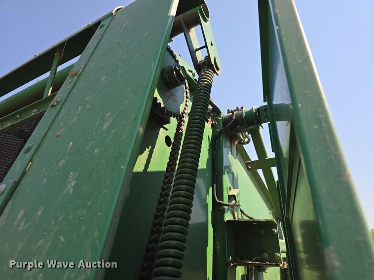 image for item DS4825 1990 John Deere 535 round baler