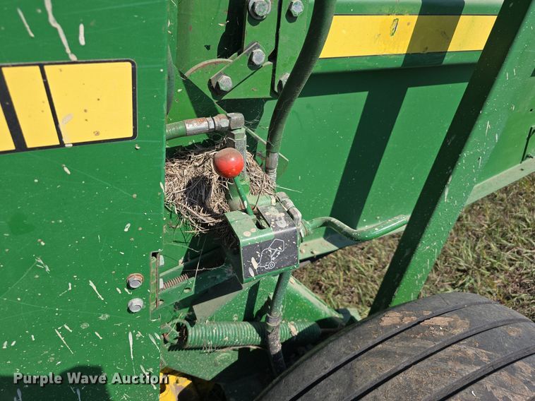 image for item DS4825 1990 John Deere 535 round baler