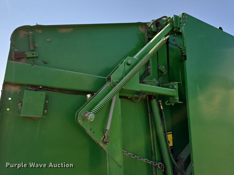 image for item DS4825 1990 John Deere 535 round baler