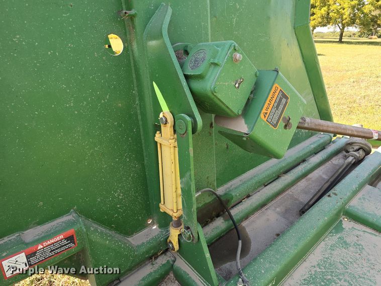 image for item DS4826 John Deere 1518 batwing rotary mower