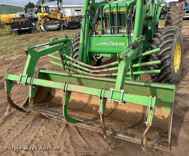 image for item DS7533 1994 John Deere 7800 MFWD tractor