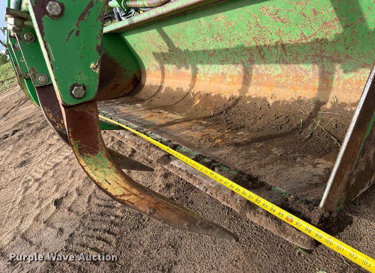 image for item DS7533 1994 John Deere 7800 MFWD tractor