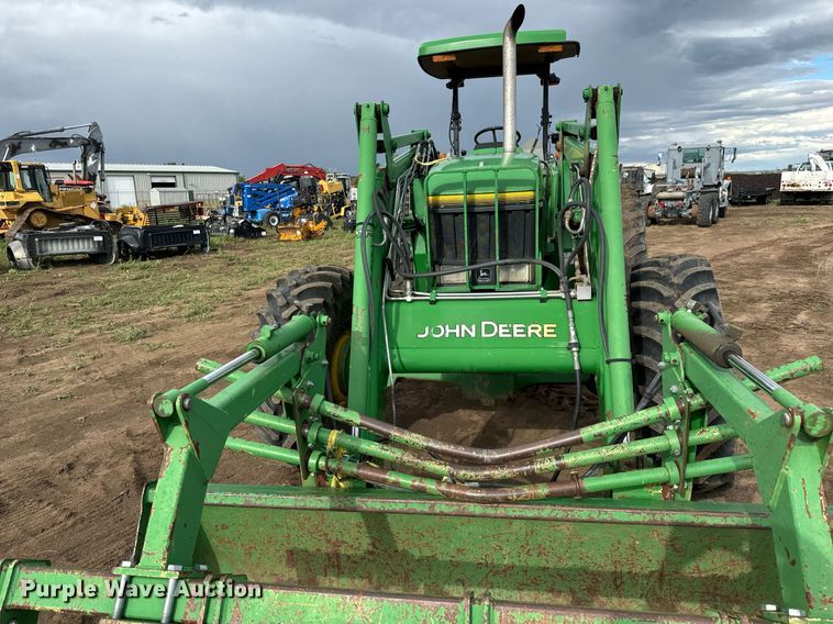 image for item DS7533 1994 John Deere 7800 MFWD tractor