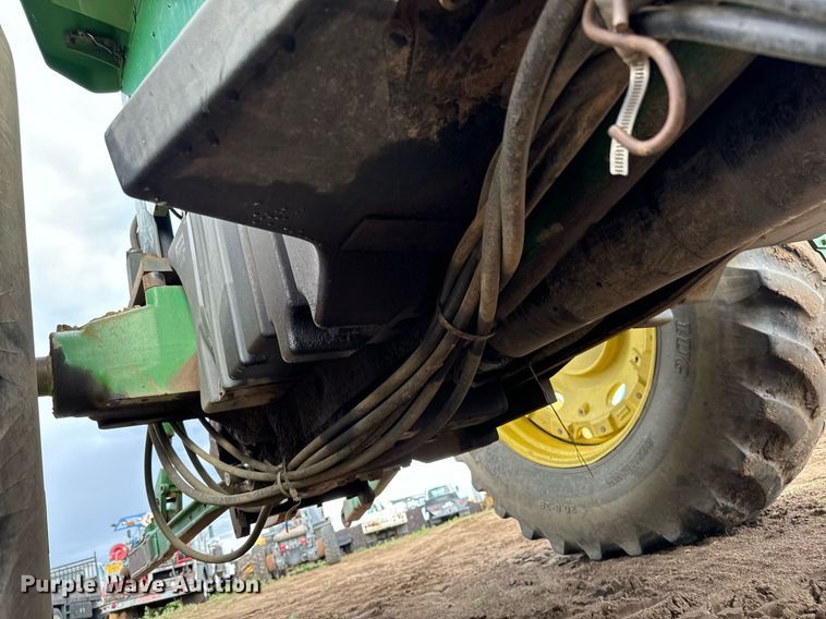 image for item DS7533 1994 John Deere 7800 MFWD tractor