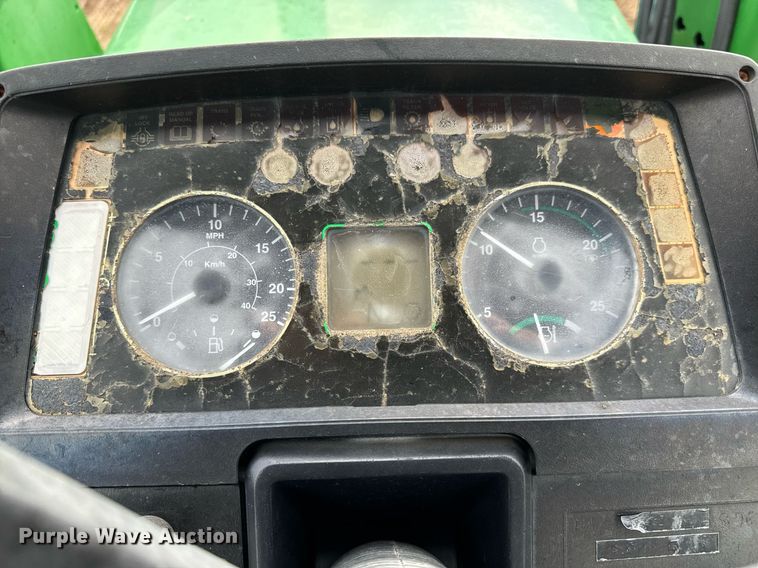 image for item DS7533 1994 John Deere 7800 MFWD tractor