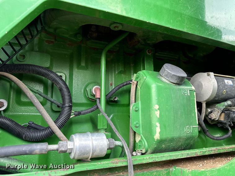 image for item DS7533 1994 John Deere 7800 MFWD tractor