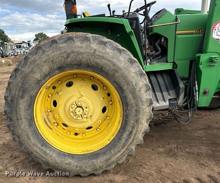 image for item DS7533 1994 John Deere 7800 MFWD tractor