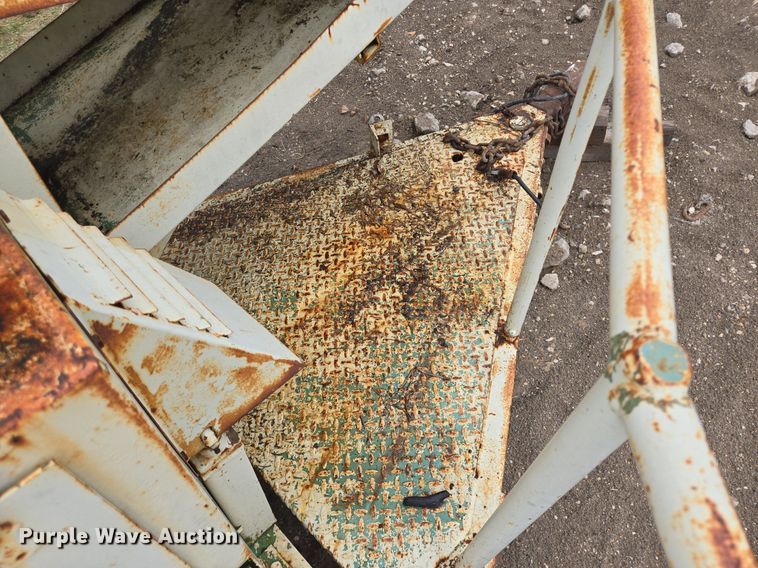 image for item DT5254 (2) straw blowers