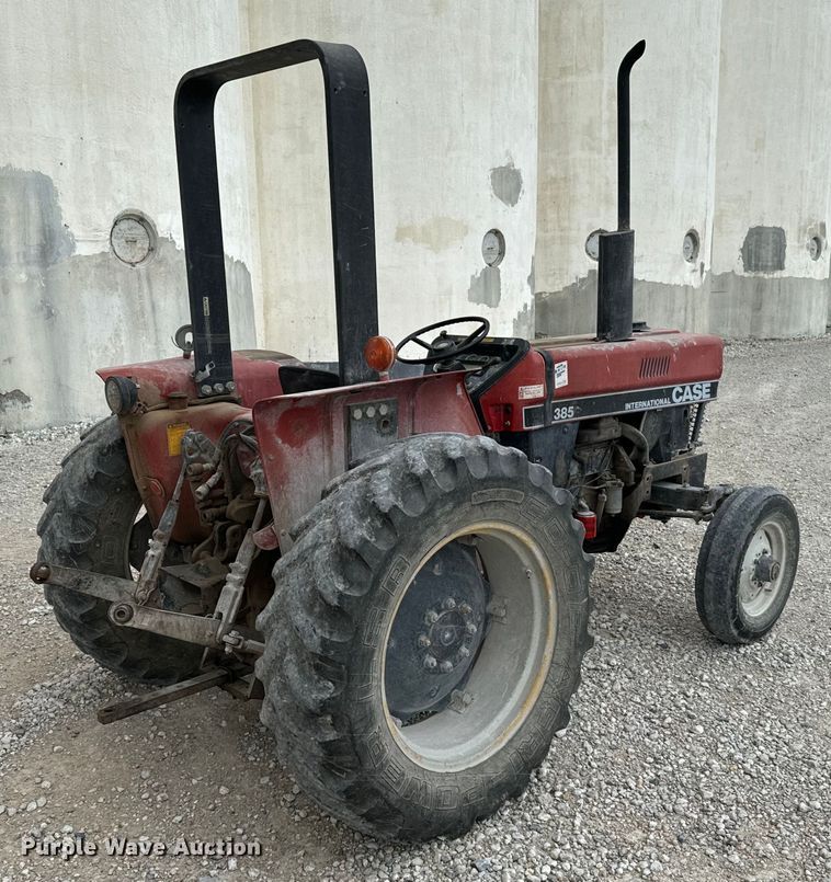 image for item DV2761 Case IH 385 tractor