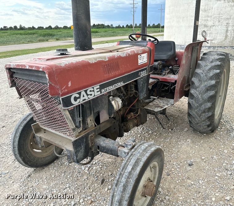 image for item DV2761 Case IH 385 tractor