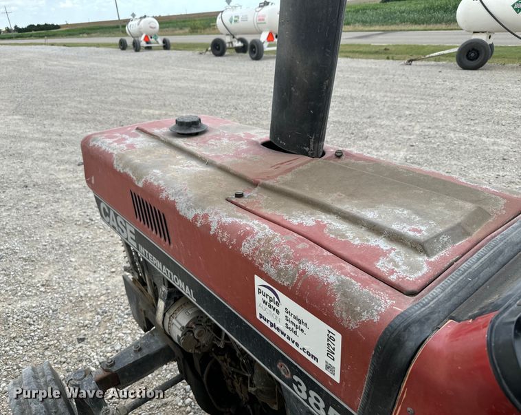 image for item DV2761 Case IH 385 tractor