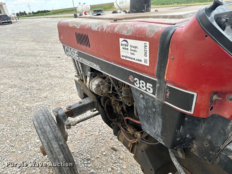 image for item DV2761 Case IH 385 tractor
