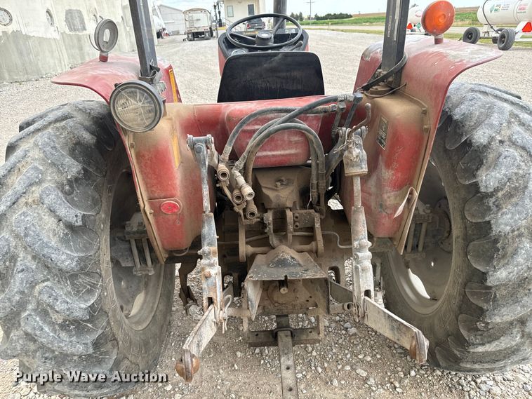 image for item DV2761 Case IH 385 tractor