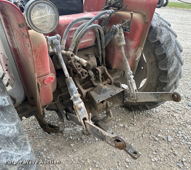 image for item DV2761 Case IH 385 tractor