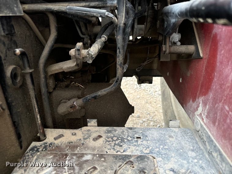 image for item DV2761 Case IH 385 tractor