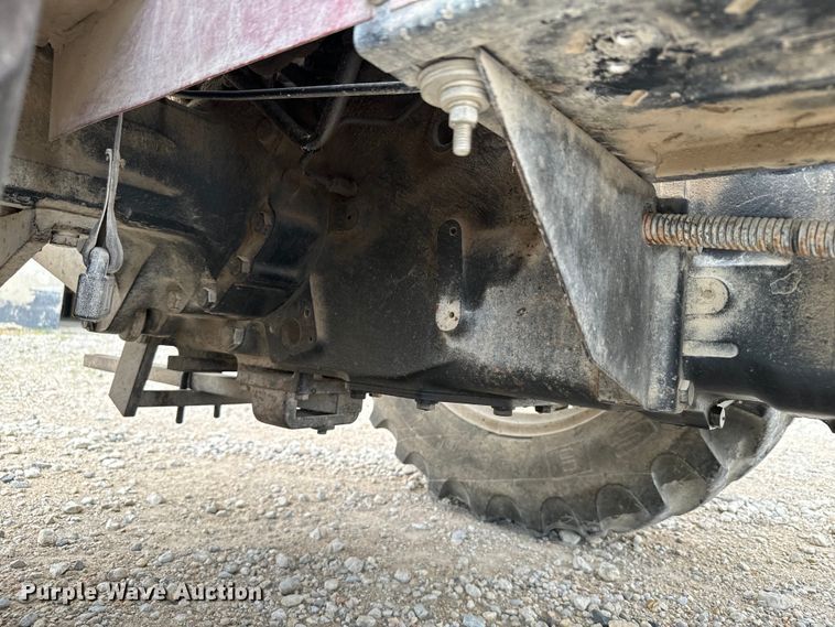 image for item DV2761 Case IH 385 tractor