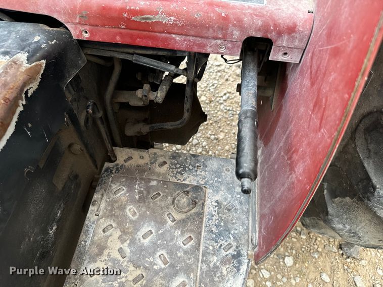 image for item DV2761 Case IH 385 tractor