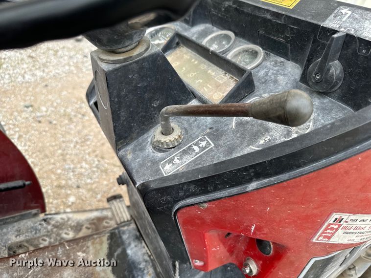 image for item DV2761 Case IH 385 tractor