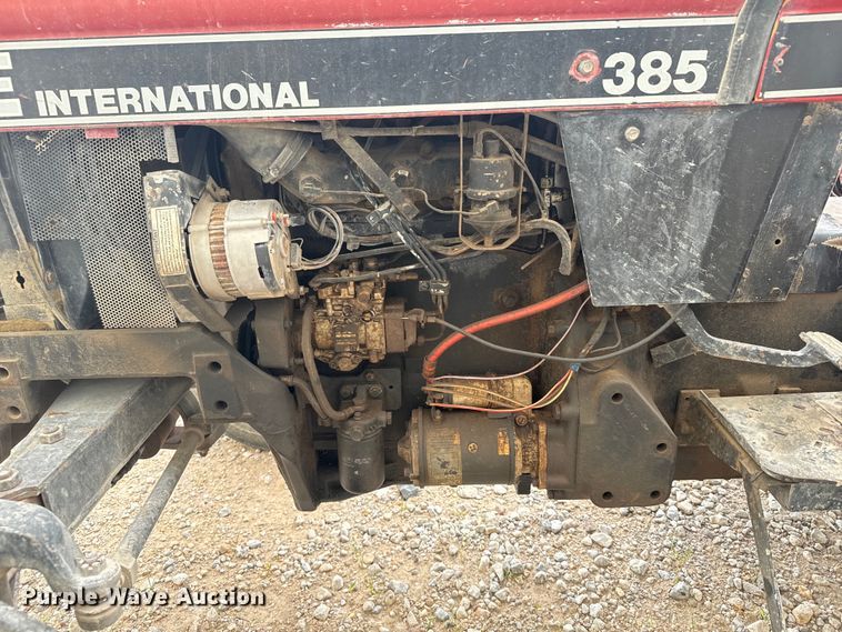 image for item DV2761 Case IH 385 tractor