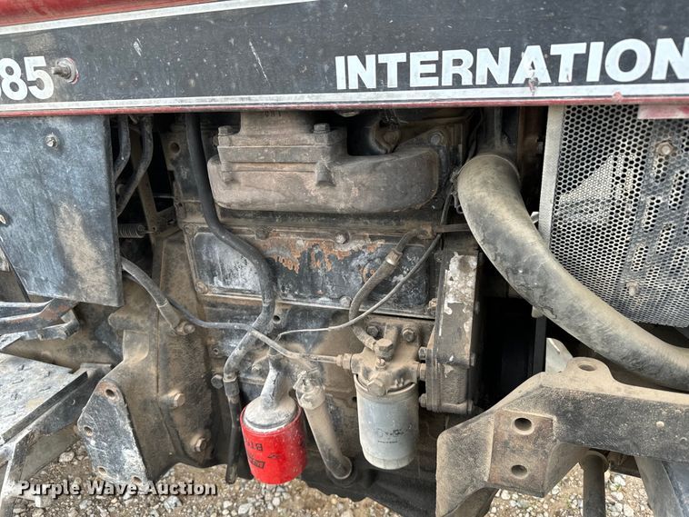 image for item DV2761 Case IH 385 tractor