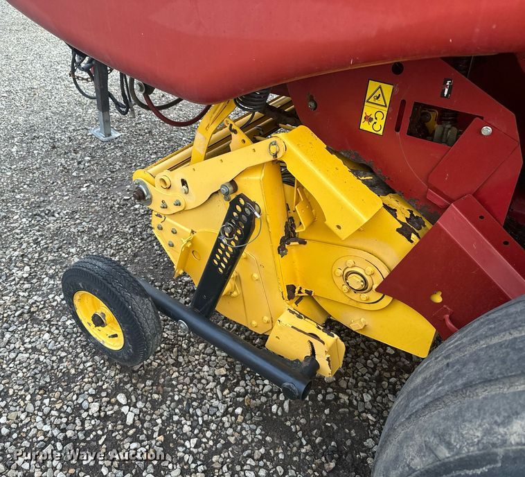 image for item DV2762 2015 New Holland RB560 round baler