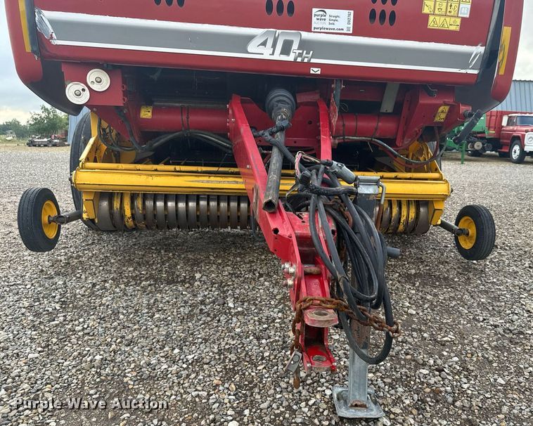 image for item DV2762 2015 New Holland RB560 round baler
