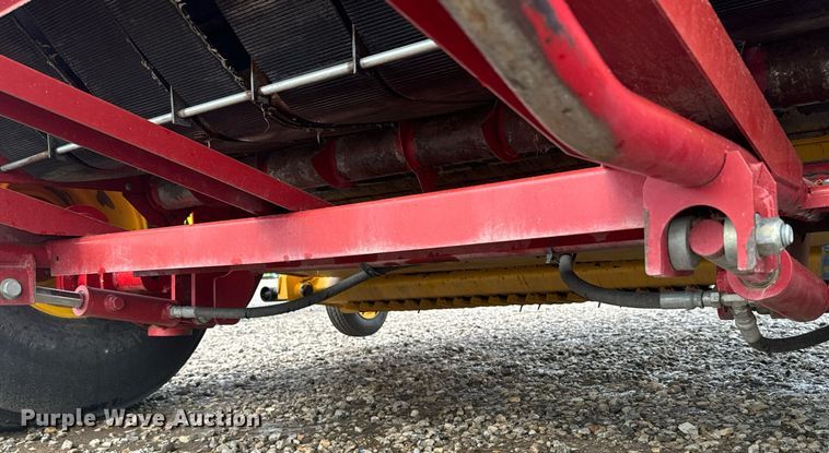 image for item DV2762 2015 New Holland RB560 round baler