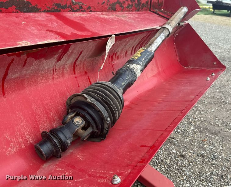 image for item DV2762 2015 New Holland RB560 round baler