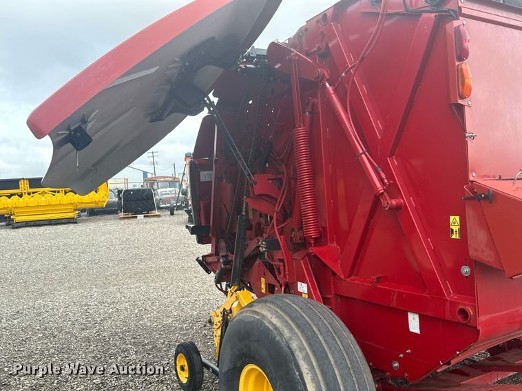 image for item DV2762 2015 New Holland RB560 round baler