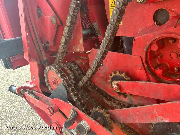 image for item DV2762 2015 New Holland RB560 round baler