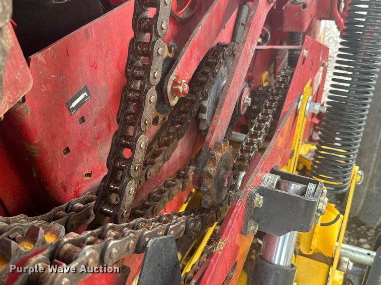 image for item DV2762 2015 New Holland RB560 round baler