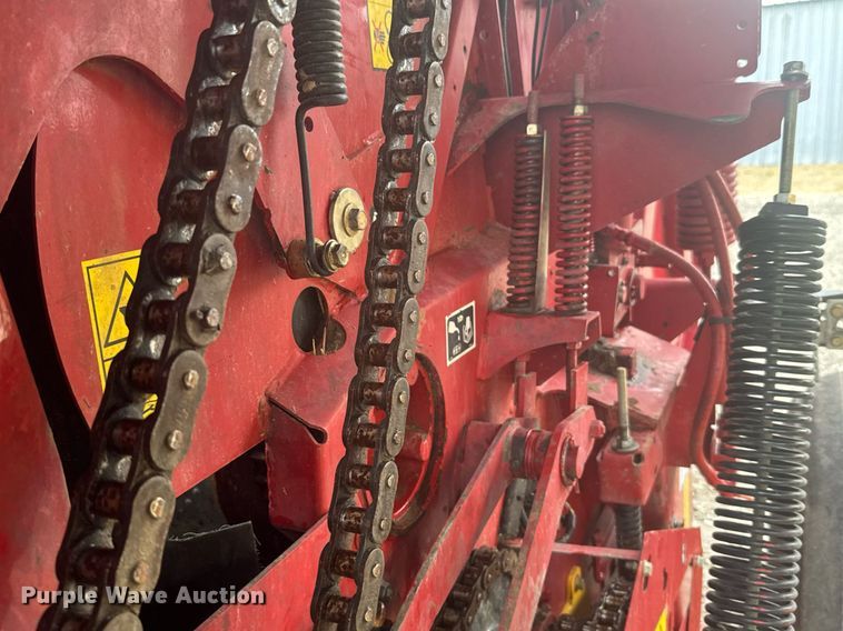 image for item DV2762 2015 New Holland RB560 round baler