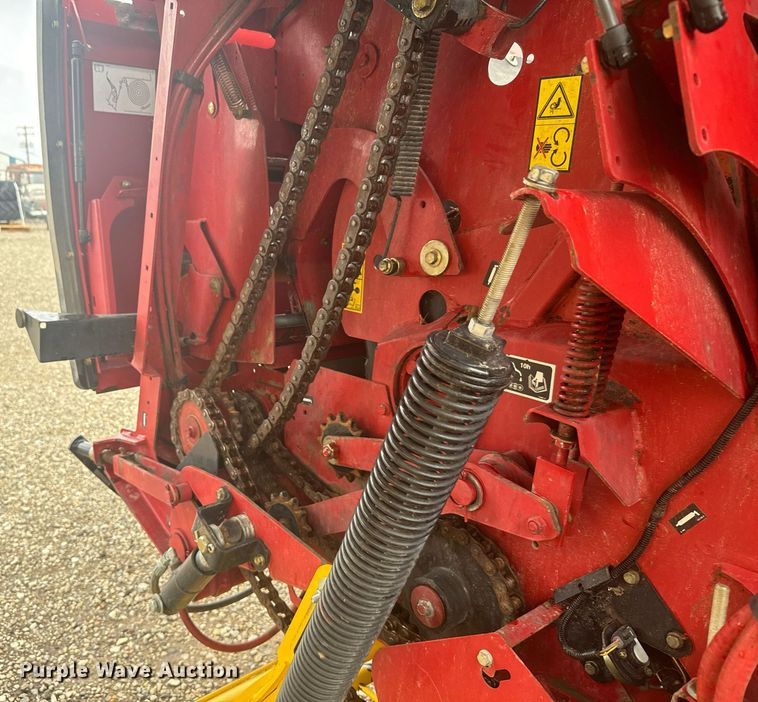 image for item DV2762 2015 New Holland RB560 round baler