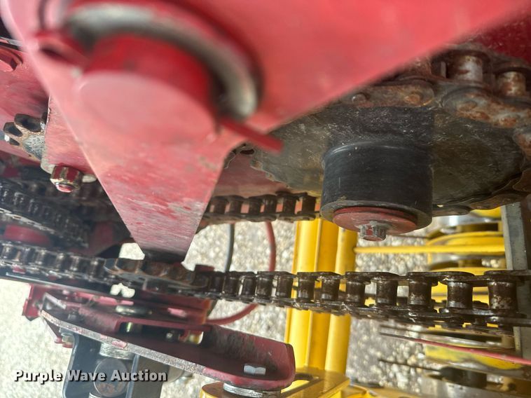 image for item DV2762 2015 New Holland RB560 round baler