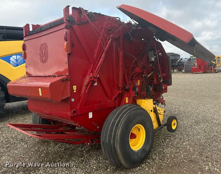 image for item DV2762 2015 New Holland RB560 round baler