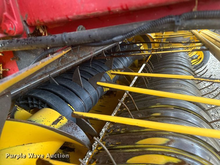 image for item DV2762 2015 New Holland RB560 round baler