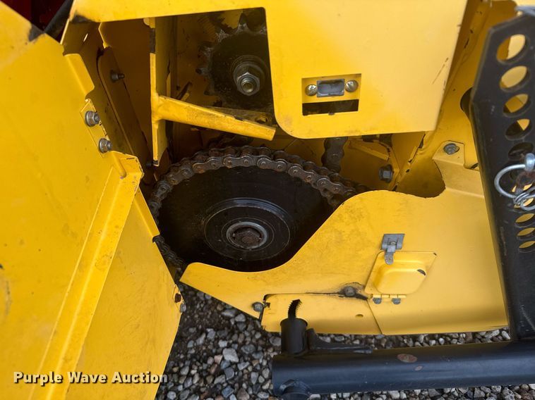 image for item DV2762 2015 New Holland RB560 round baler