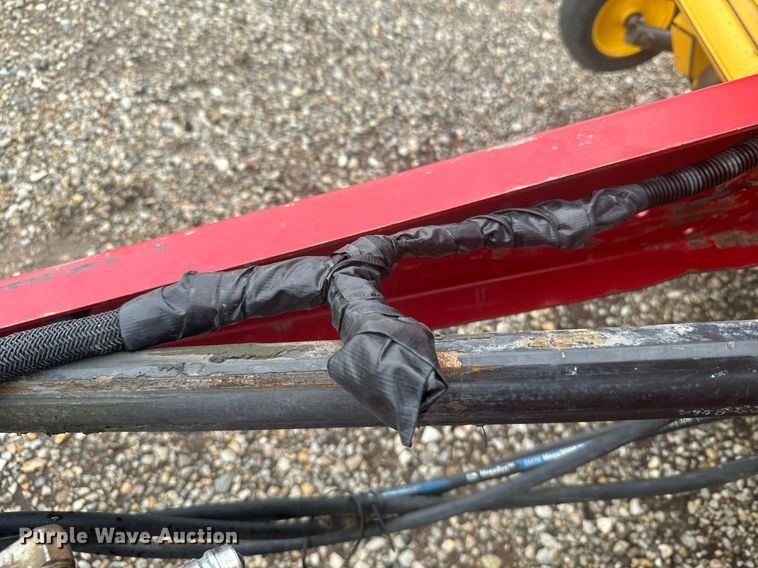 image for item DV2762 2015 New Holland RB560 round baler