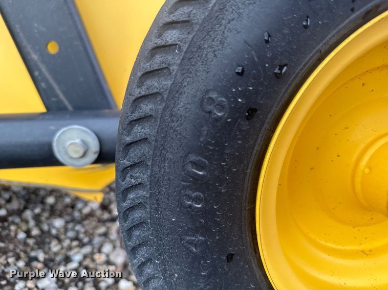 image for item DV2762 2015 New Holland RB560 round baler