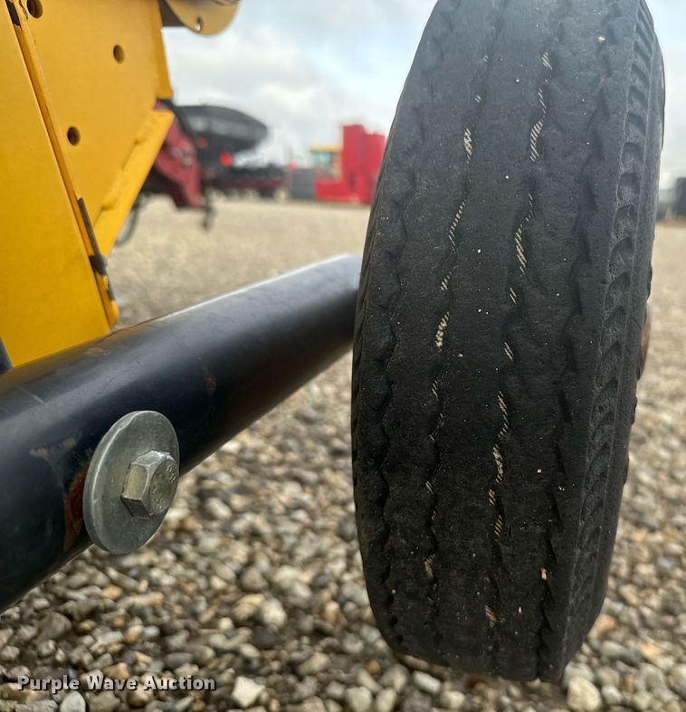 image for item DV2762 2015 New Holland RB560 round baler