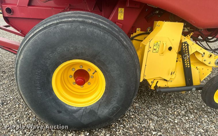 image for item DV2762 2015 New Holland RB560 round baler