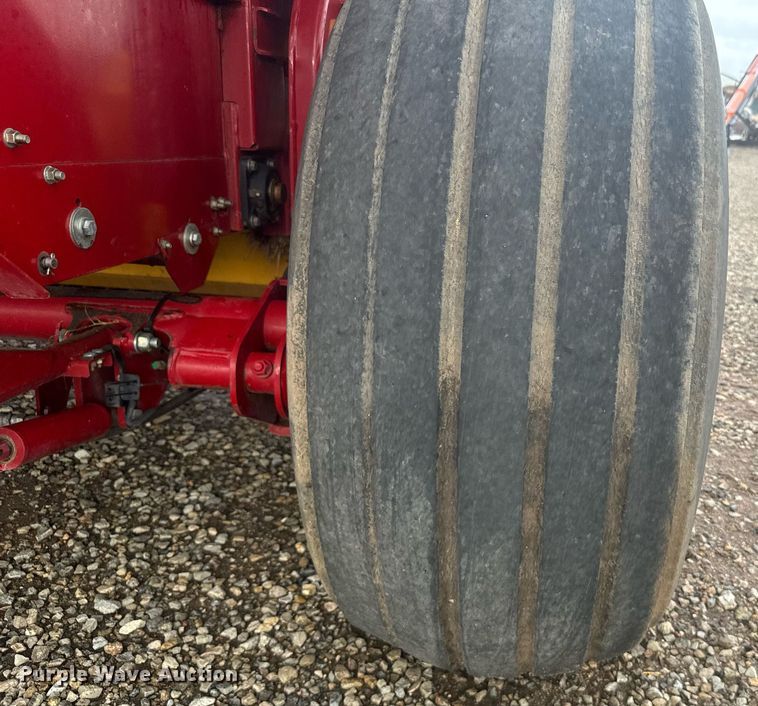 image for item DV2762 2015 New Holland RB560 round baler