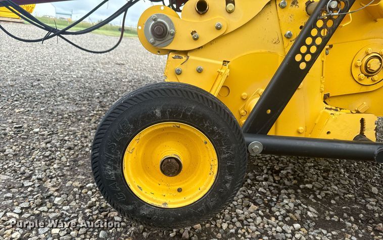 image for item DV2762 2015 New Holland RB560 round baler