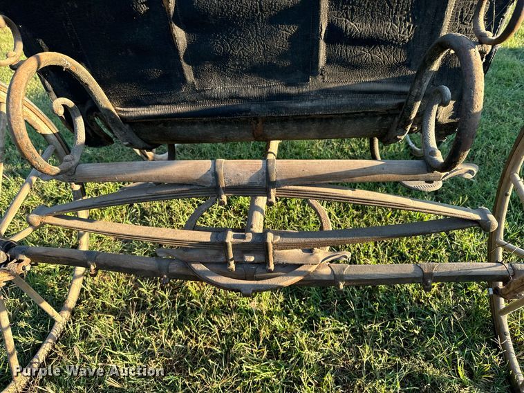 image for item DX0968 Horse drawn carriage