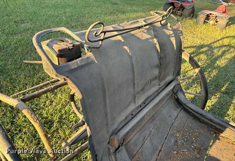 image for item DX0968 Horse drawn carriage